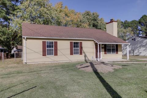 126 Lassiter Dr, Hampton, VA 23666 photo 1