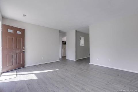 126 Lassiter Dr, Hampton, VA 23666 photo 7