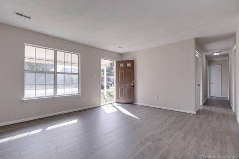 126 Lassiter Dr, Hampton, VA 23666 photo 8