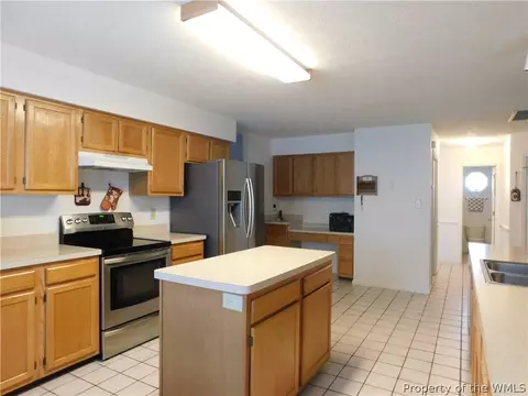 10 Locksley Dr, Hampton, VA 23666 photo 11