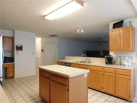 10 Locksley Dr, Hampton, VA 23666 photo 9