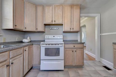 121 Hanover Ave, Hampton, VA 23661 photo 13