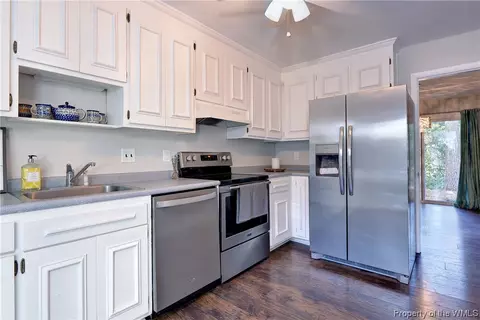 28 Spring E, Jamestown, VA 23188 photo 8