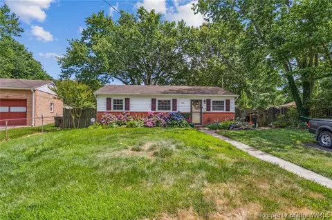 630 Nottingham Dr, Hampton, VA 23669 photo 1