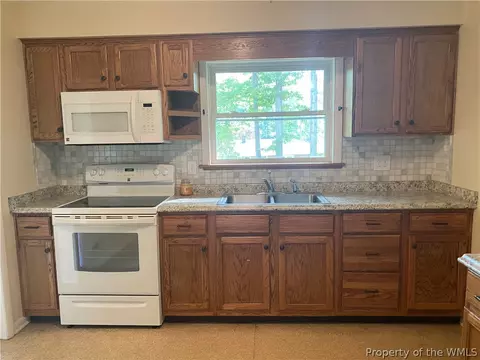 237 Christopher Wren Rd, Williamsburg, VA 23185 photo 9