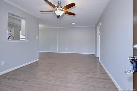 54 Dawn Ln, Hampton, VA 23666 photo 2