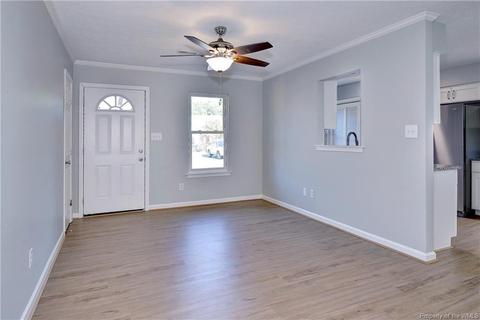 54 Dawn Ln, Hampton, VA 23666 photo 3