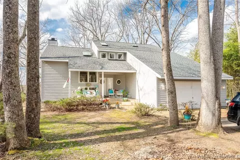 900 Colony Trl, Lanexa, VA 23089 photo 1