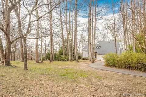 900 Colony Trl, Lanexa, VA 23089 photo 2