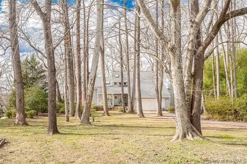 900 Colony Trl, Lanexa, VA 23089 photo 4