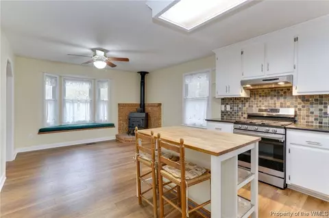 8441 Woodhaven Dr, Gloucester, VA 23061 photo 17