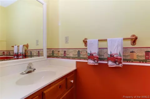 8441 Woodhaven Dr, Gloucester, VA 23061 photo 4
