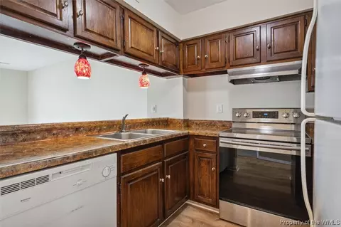 204 Mill Point Dr, Hampton, VA 23669 photo 10
