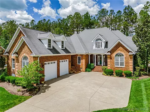 11794 Kings Pond Dr, Providence Forge, VA 23140