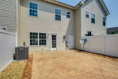 7546 Villa Ct, Gloucester Point, VA 23062 photo 28
