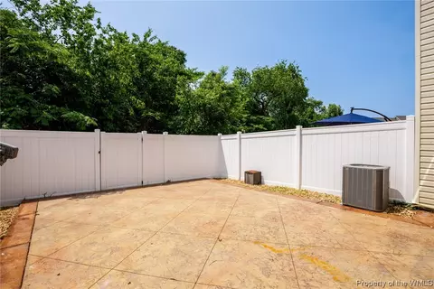 7546 Villa Ct, Gloucester Point, VA 23062 photo 27