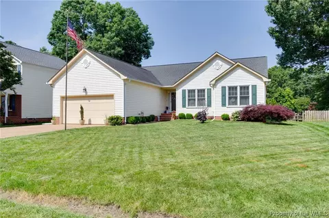 934 Tabb Lakes Dr, Yorktown, VA 23693