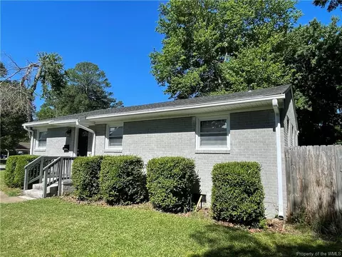 48 Oxford Rd, Newport News, VA 23606