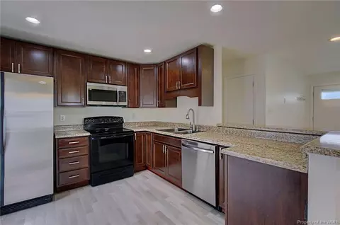 34 Wellington Dr, Hampton, VA 23666 photo 7