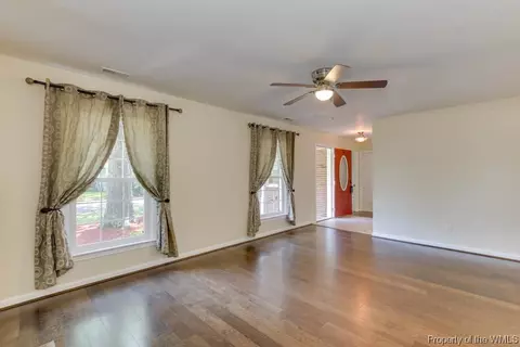 509 Kingston Hall Ct, Hampton, VA 23663 photo 4