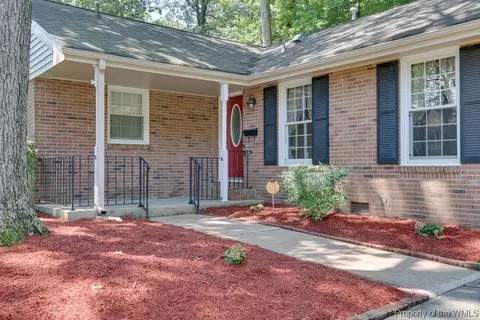 509 Kingston Hall Ct, Hampton, VA 23663 photo 3
