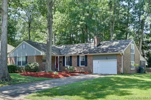 509 Kingston Hall Ct, Hampton, VA 23663