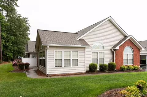 132 Villa Dr, Poquoson, VA 23662