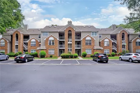 782 Windbrook Cir #203, Newport News, VA 23602