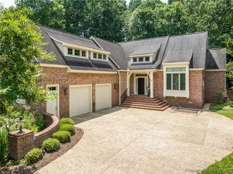 269 Sir Thomas Lunsford Dr, Williamsburg, VA 23185