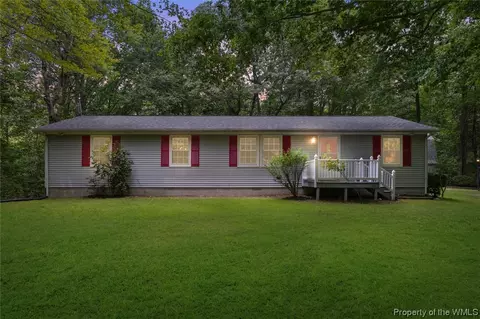 8960 Norseman Ln, Gloucester, VA 23061