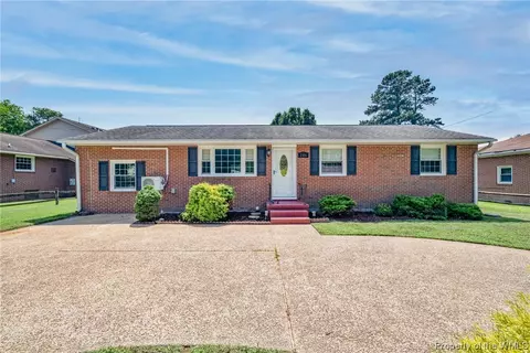 206 Hornsbyville Rd, Yorktown, VA 23692
