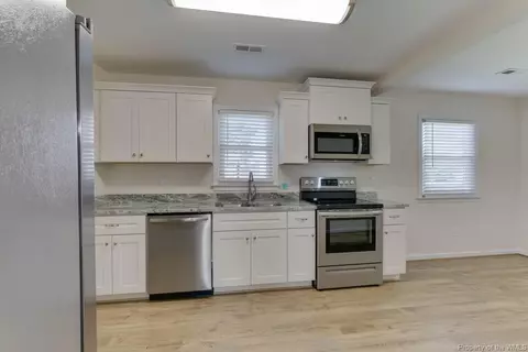 708 Pelham Dr, Hampton, VA 23669 photo 17