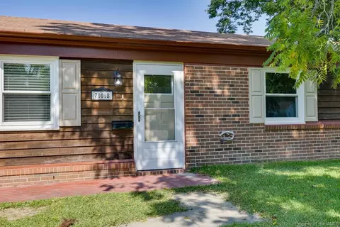 708 Pelham Dr, Hampton, VA 23669 photo 4