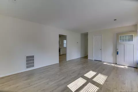 708 Pelham Dr, Hampton, VA 23669 photo 7
