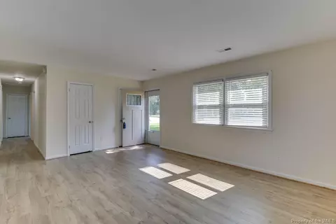 708 Pelham Dr, Hampton, VA 23669 photo 8