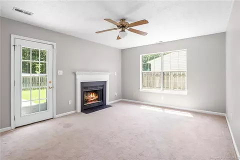 57 Kincaid Ln, Hampton, VA 23666 photo 9