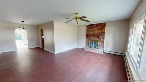 111 Raymond Dr, Hampton, VA 23666 photo 4