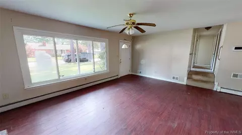 111 Raymond Dr, Hampton, VA 23666 photo 6