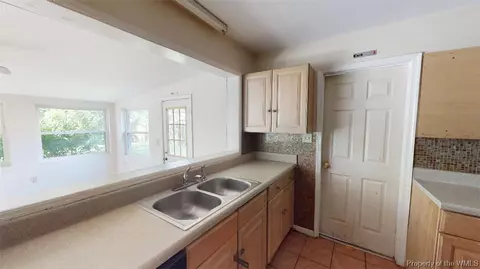 111 Raymond Dr, Hampton, VA 23666 photo 10