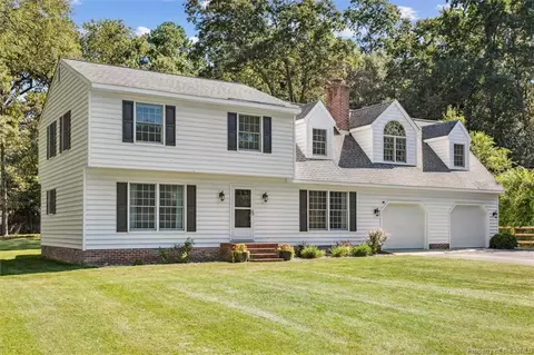 2420 Oak Ln, West Point, VA 23181
