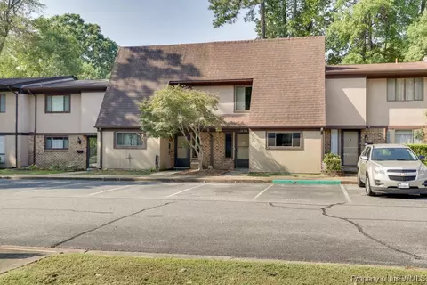 1028 Willow Green Dr, Newport News, VA 23602