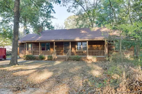 1807 Chiskiake St, Gloucester Point, VA 23062