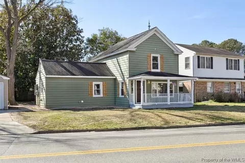 104 Maxwell Ln, Newport News, VA 23606
