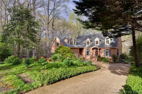 421 Yorkshire Dr, Williamsburg, VA 23185