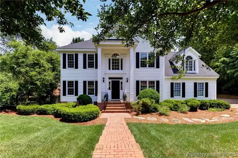 104 Holly Grv, Williamsburg, VA 23188