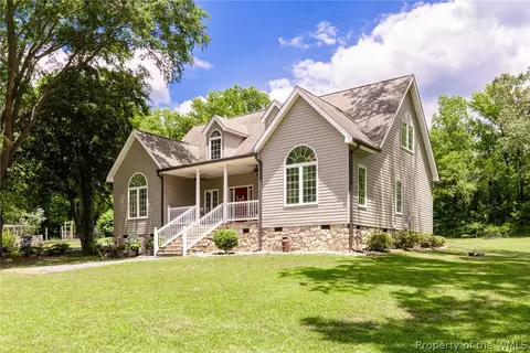 9038 Diascund Rd, Lanexa, VA 23089