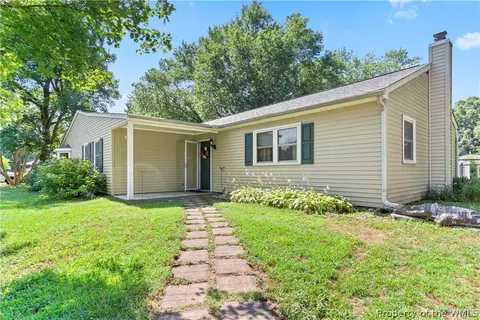 203 Highfield Dr, Toano, VA 23168
