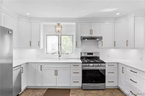 74 Cavalier Rd, Hampton, VA 23669