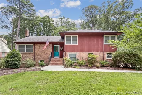 304 Mistletoe Dr, Newport News, VA 23606