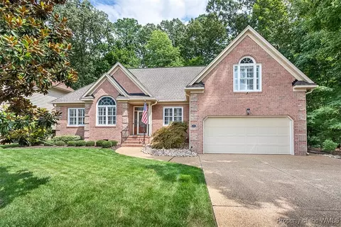 308 Richter Ln, Yorktown, VA 23693